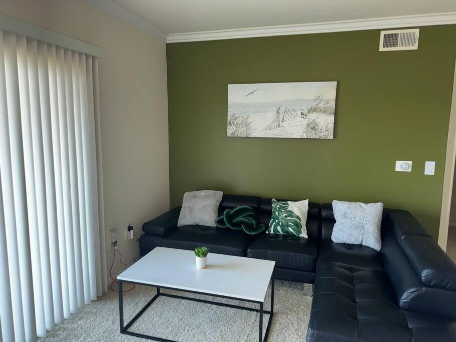 Classy And Comfy Unit Apartment Los Angeles Exterior photo